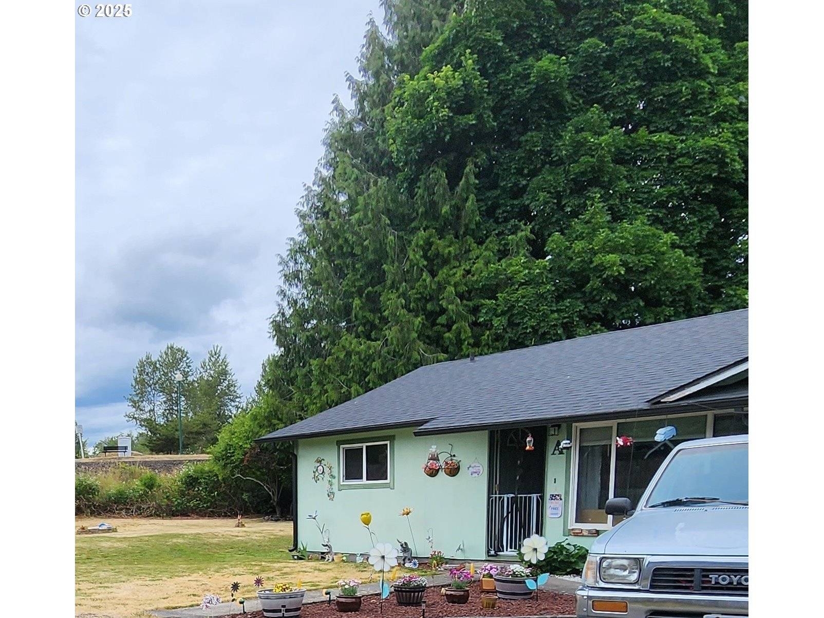 Castle Rock, WA 98611,751 6TH AVE SW