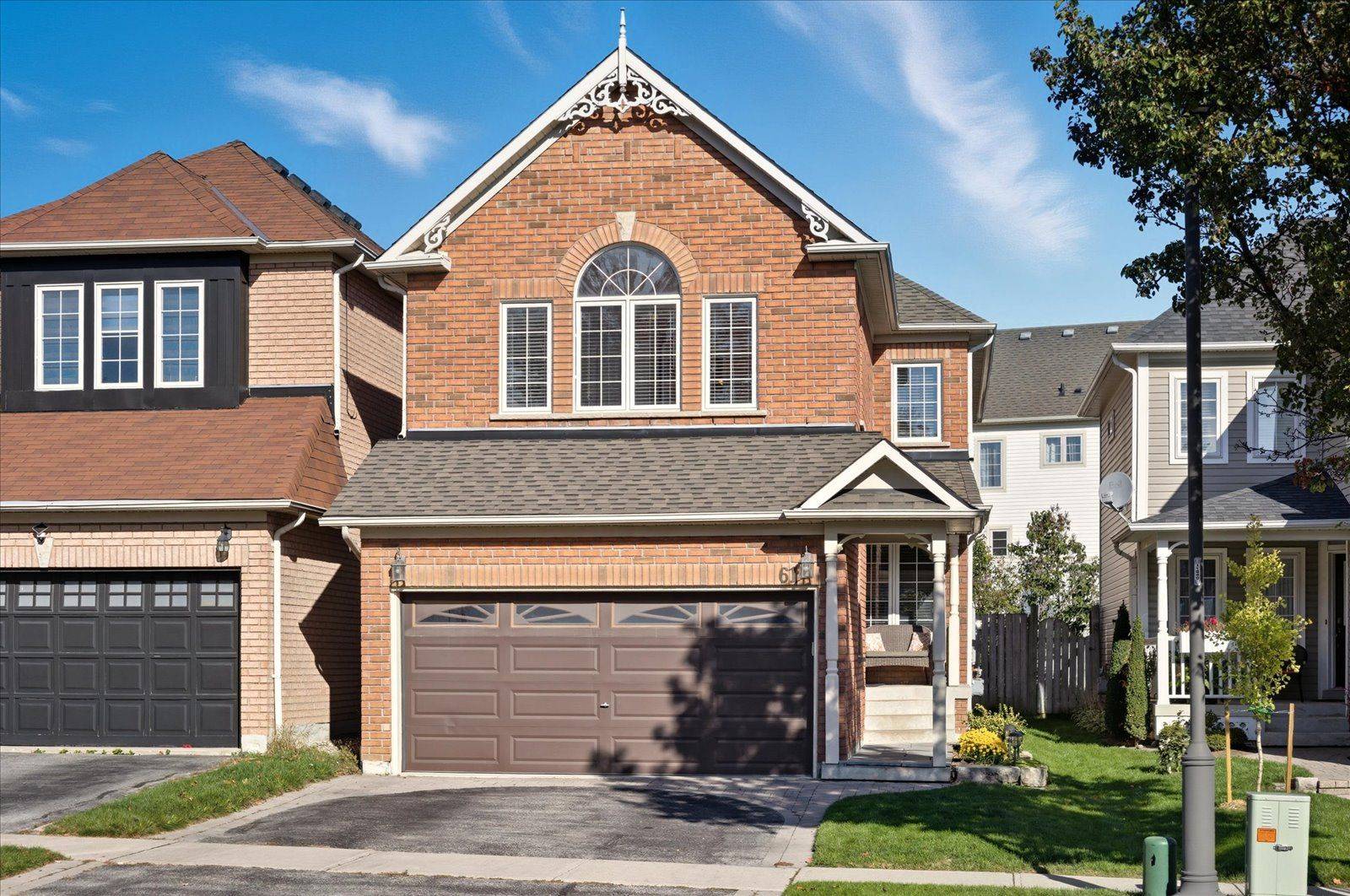 Whitby, ON L1M 1J8,61 Aster CRES
