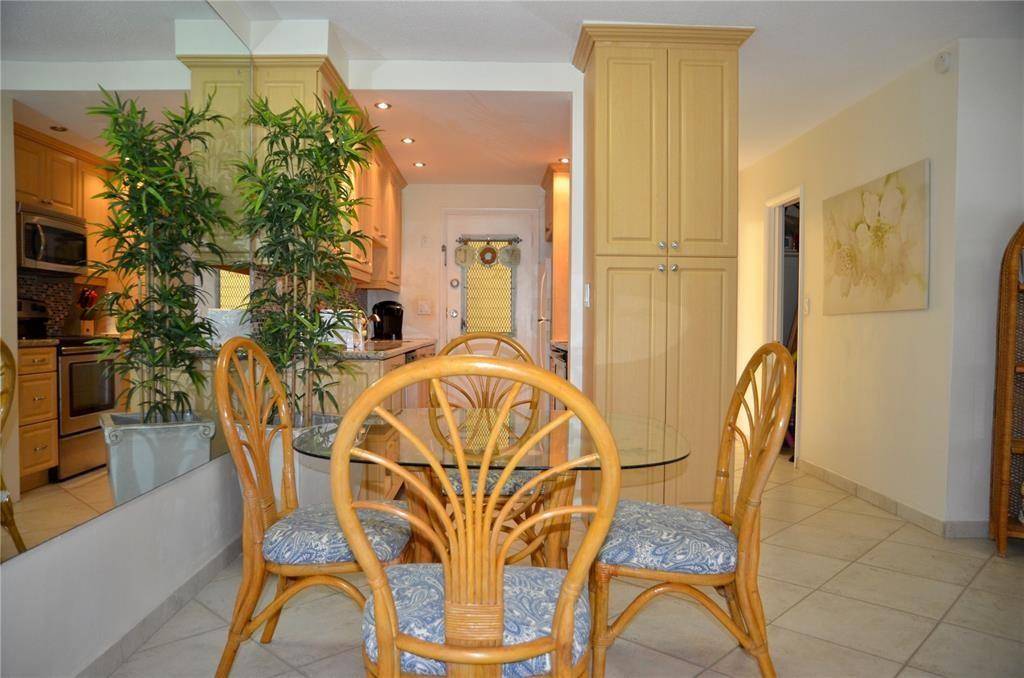 North Miami Beach, FL 33162,17050 NE 14th Ave #115