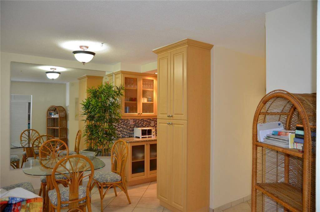 North Miami Beach, FL 33162,17050 NE 14th Ave #115