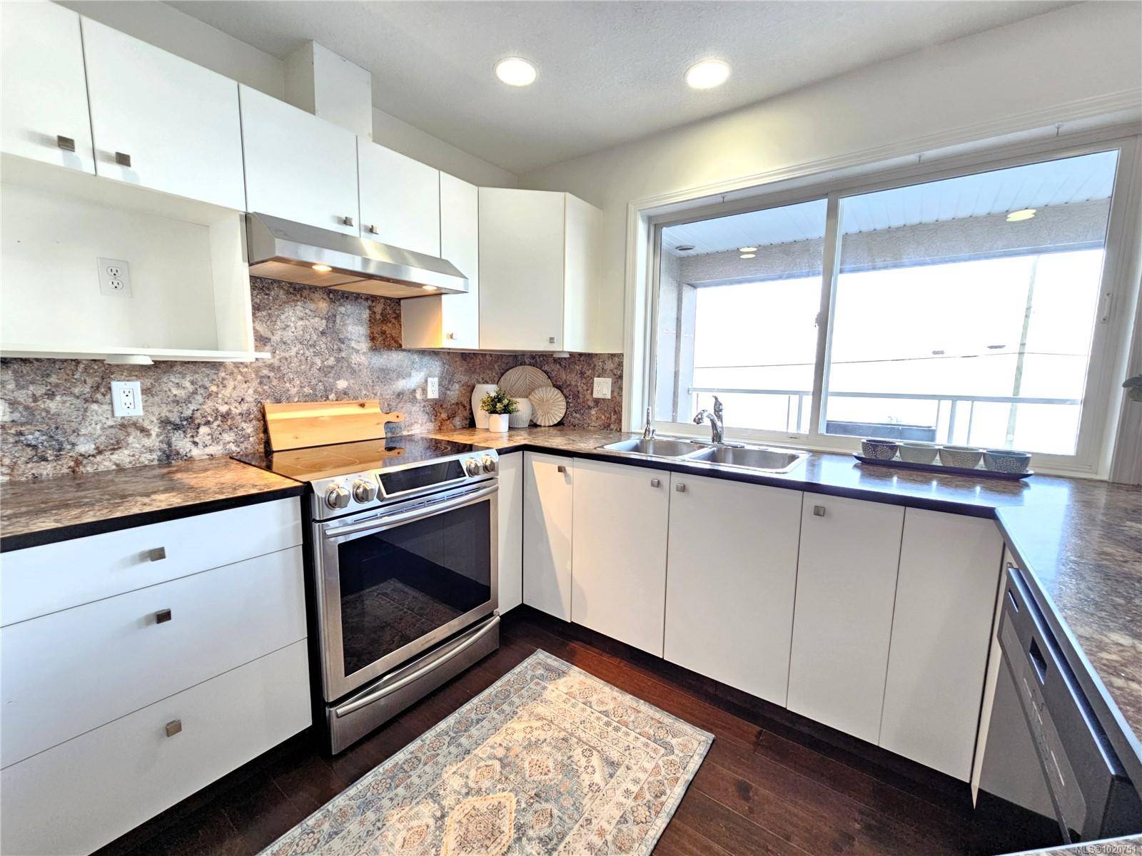 Qualicum Beach, BC V9K 2C6,3156 Island Hwy W #103