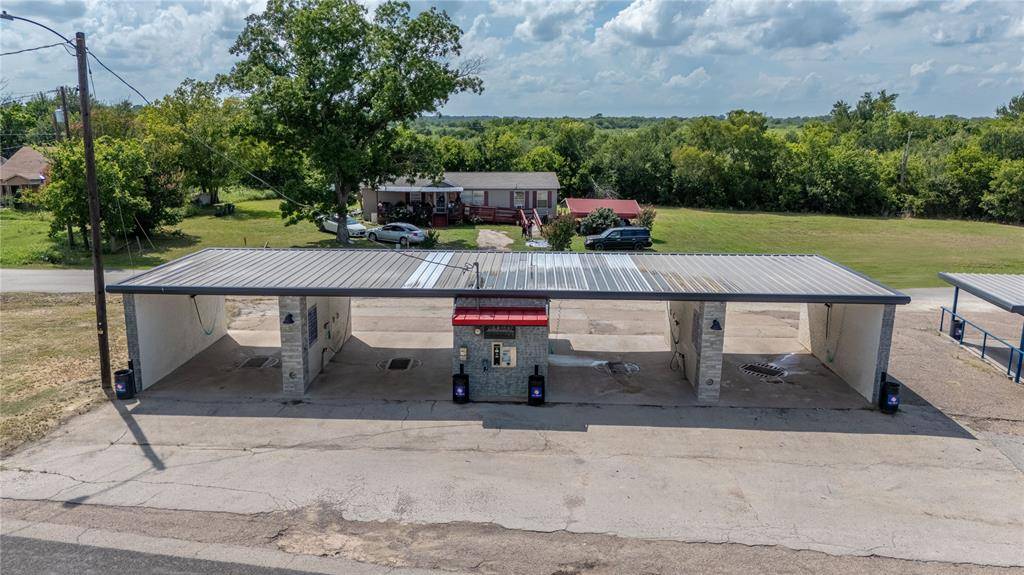 Groesbeck, TX 76642,617 N Ellis