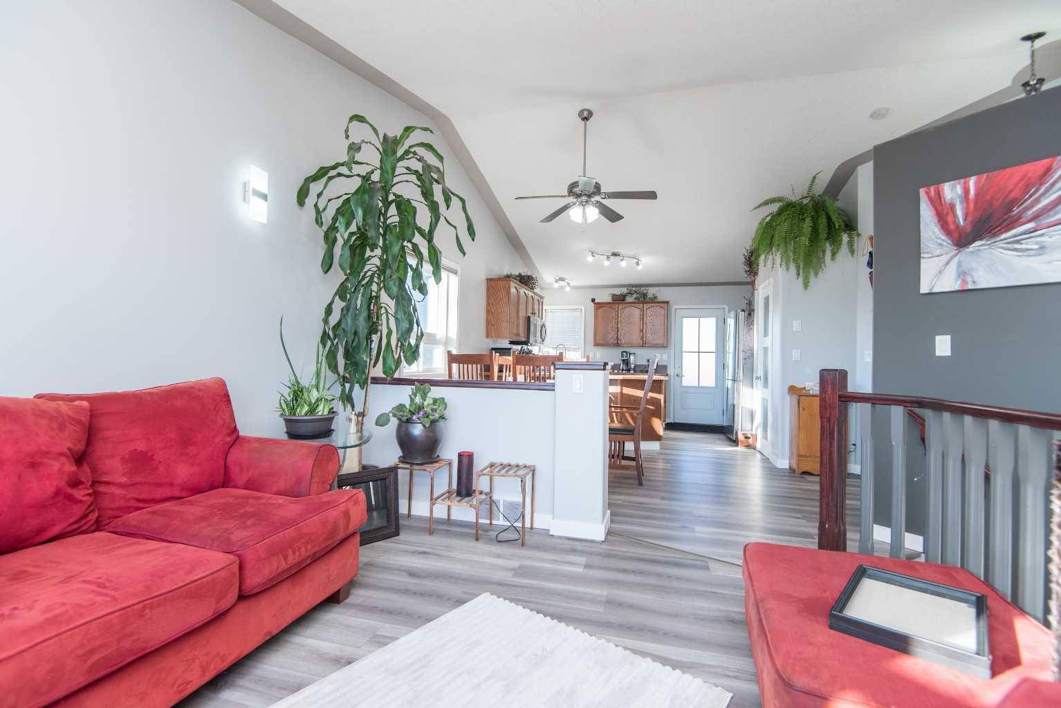 Blackfalds, AB T4M 0K5,22 Woodbine AVE