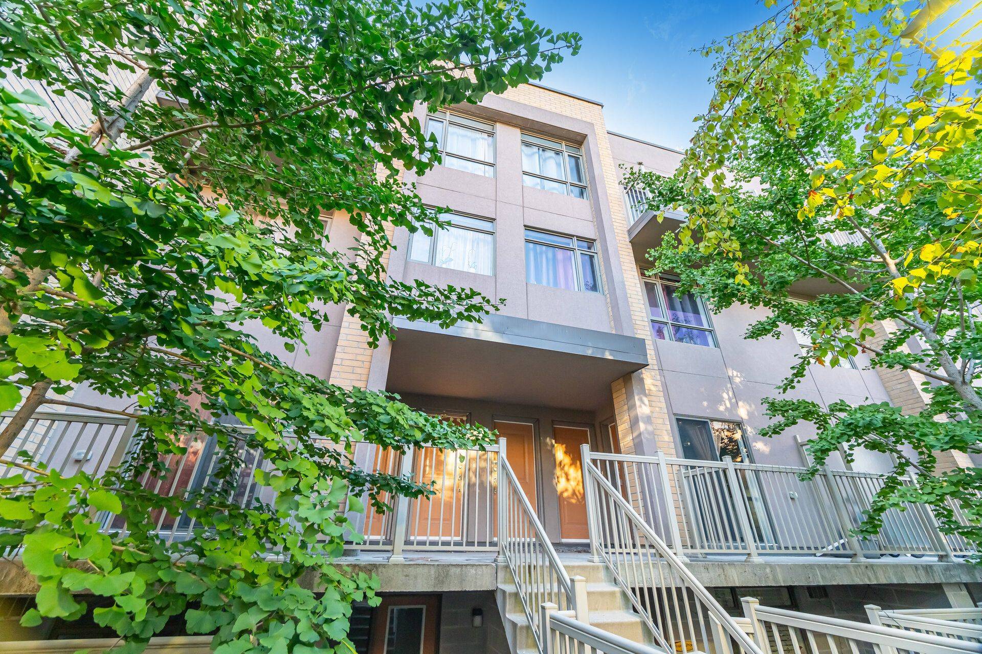 Toronto E11, ON M1B 0C5,80 Orchid PL #317