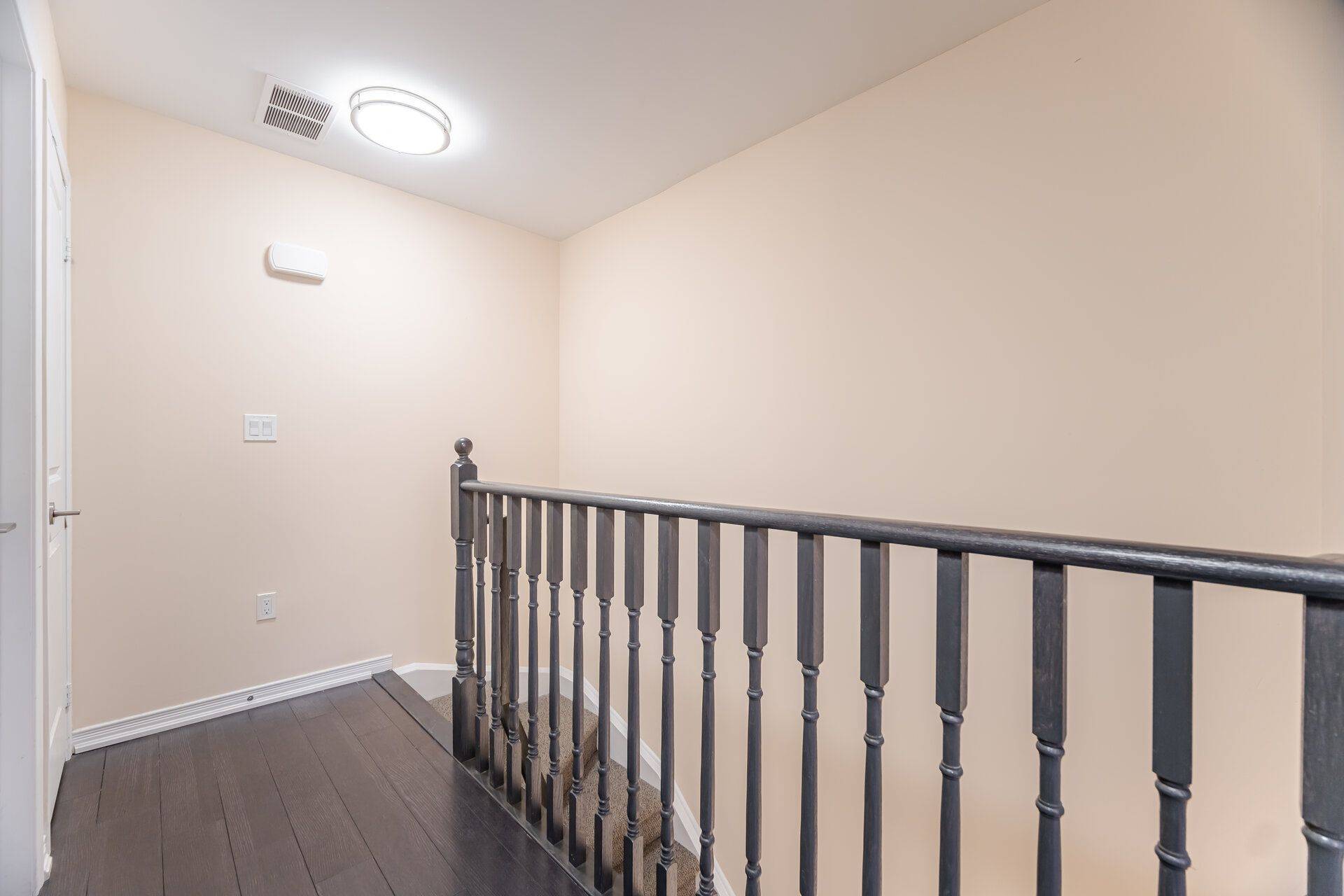 Toronto E11, ON M1B 0C5,80 Orchid PL #317