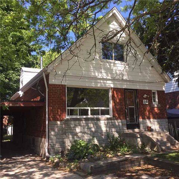 Toronto E04, ON M1L 3A2,28 Harris Park DR