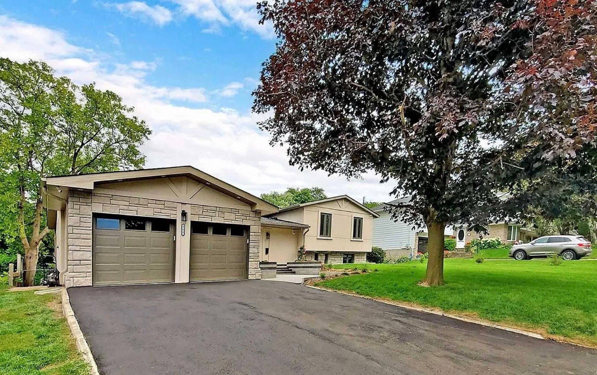 Newmarket, ON L3Y 3E9,115 Belfry DR #Bsmt