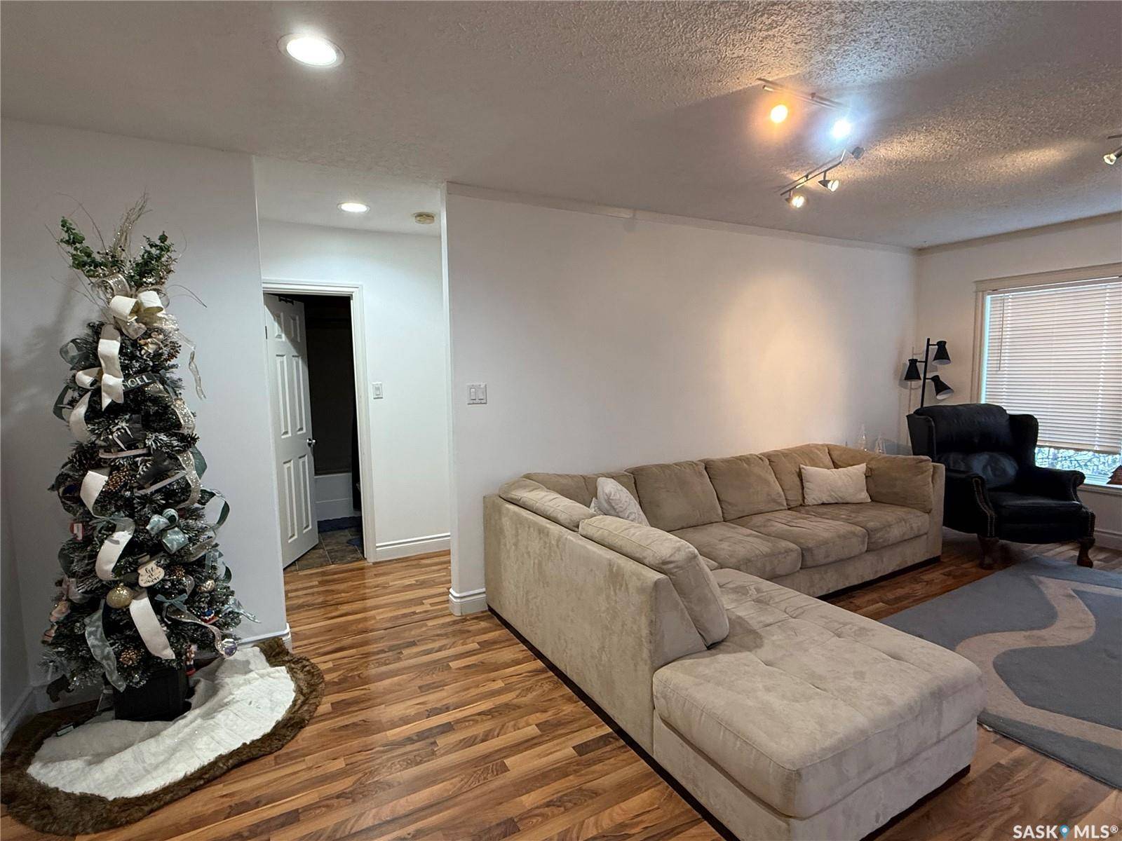 Kindersley, SK S0L 1S0,107 5th AVENUE E