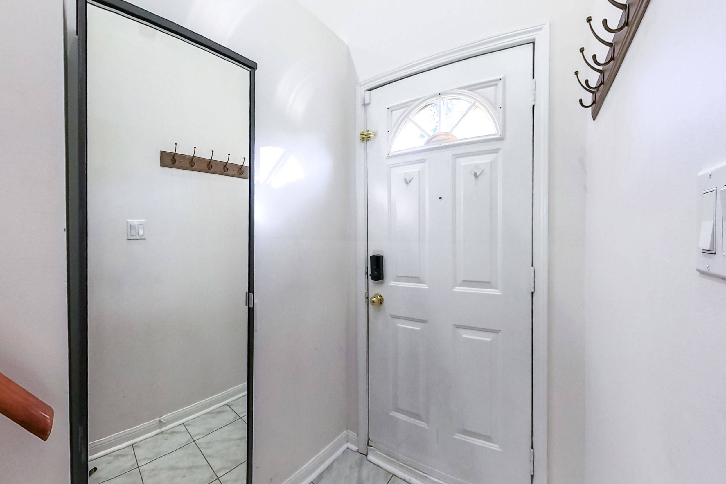 Mississauga, ON L5M 6E9,1525 South Parade CT #22