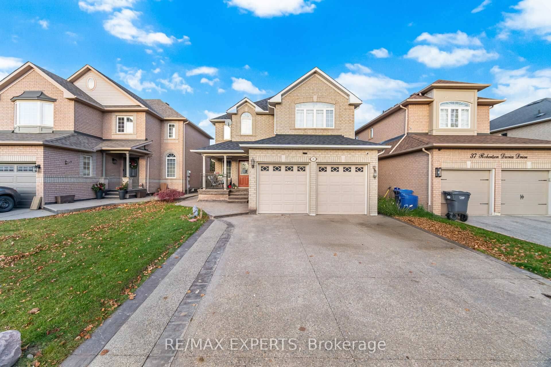 Brampton, ON L7A 1K3,39 Robertson Davies DR