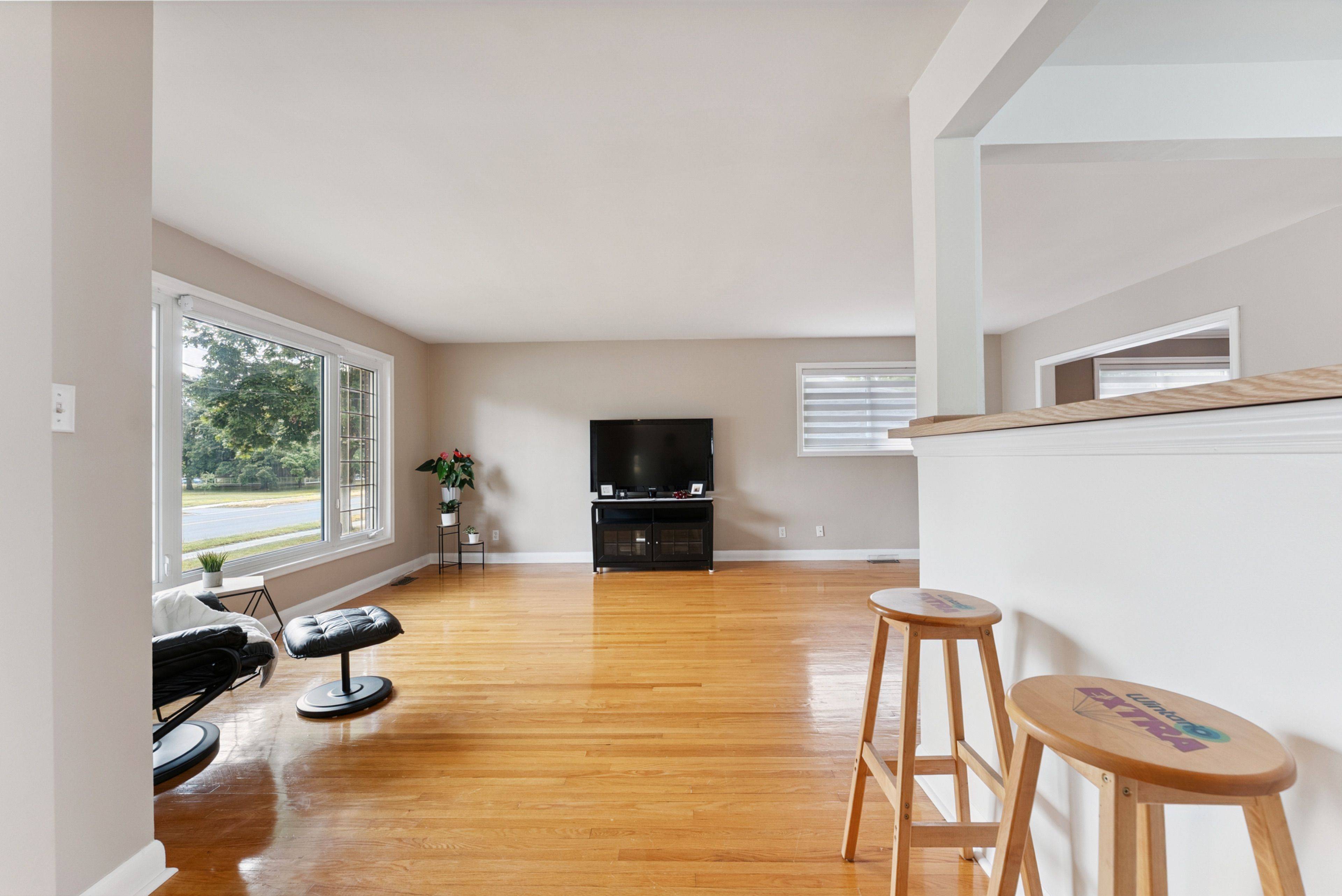 Belleville, ON K8N 4L5,218 Farley AVE