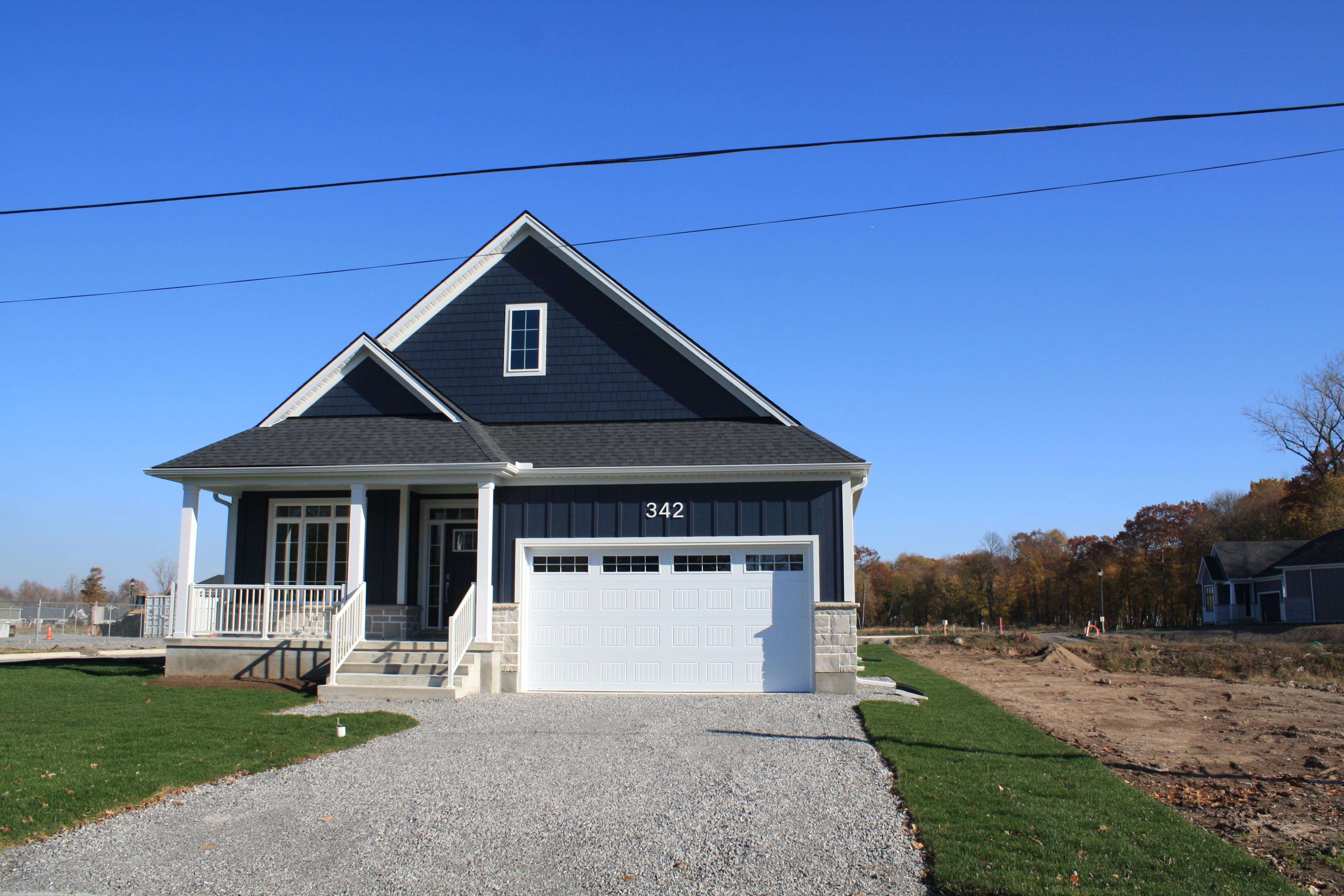 Fort Erie, ON L2A 5L8,342 BASSETT AVE