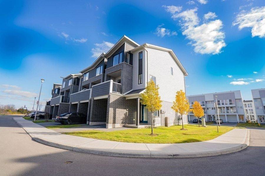 London East, ON N5V 0C5,177 Edge Valley RD #172