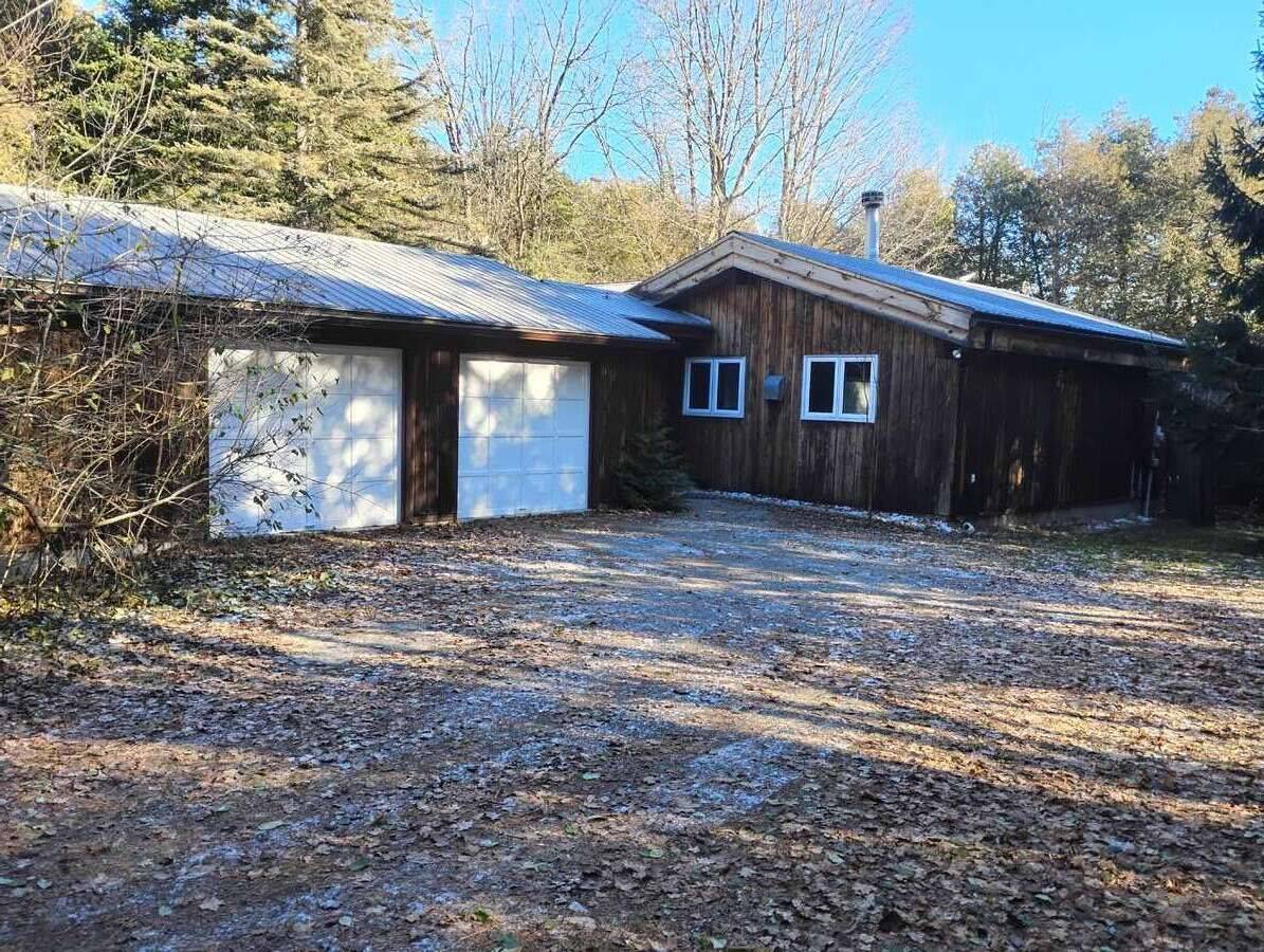 Montague, ON K0G 1N0,571 Rideau River RD