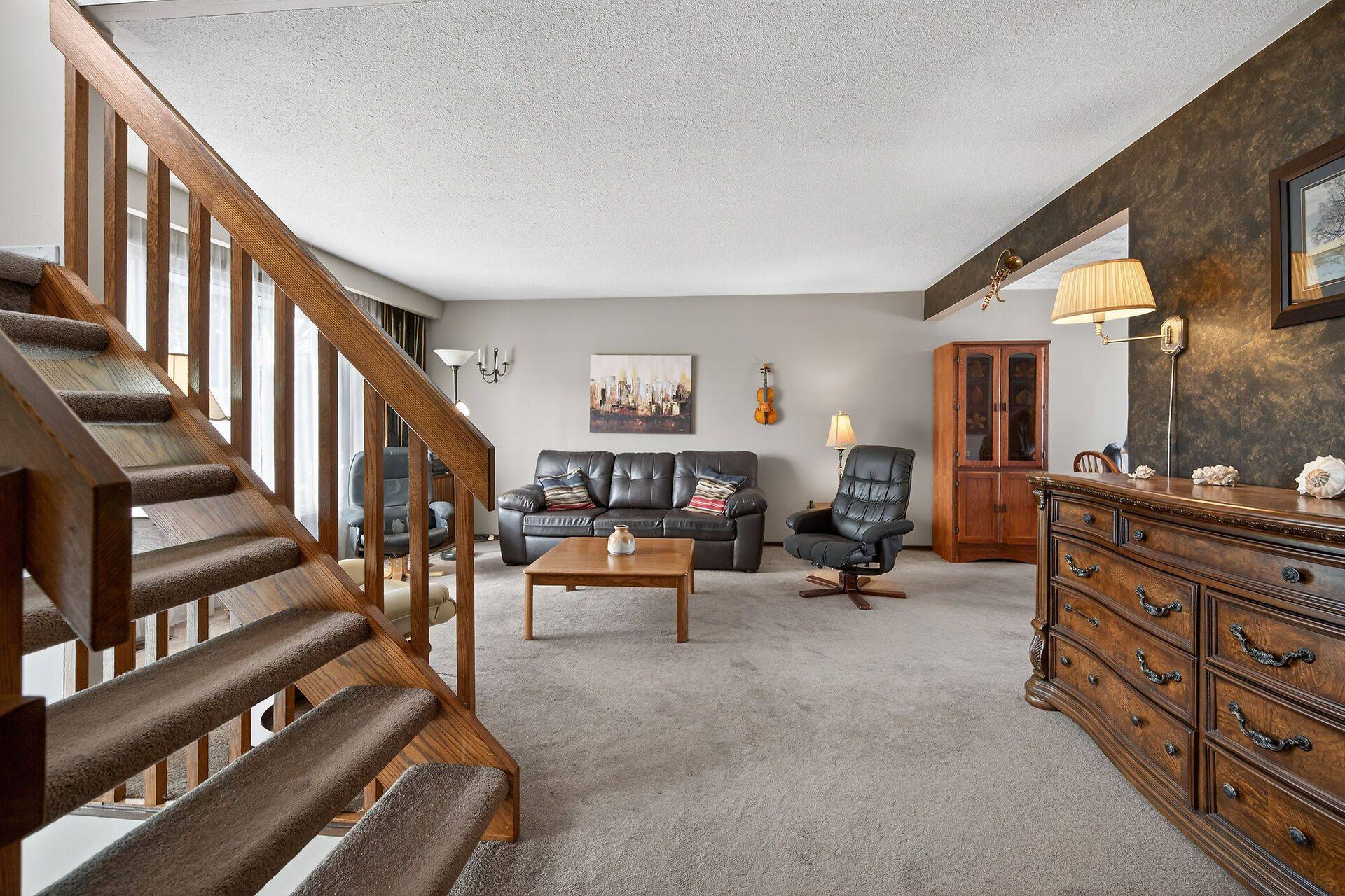 Hamilton, ON L9C 4T3,356 Cranbrook DR