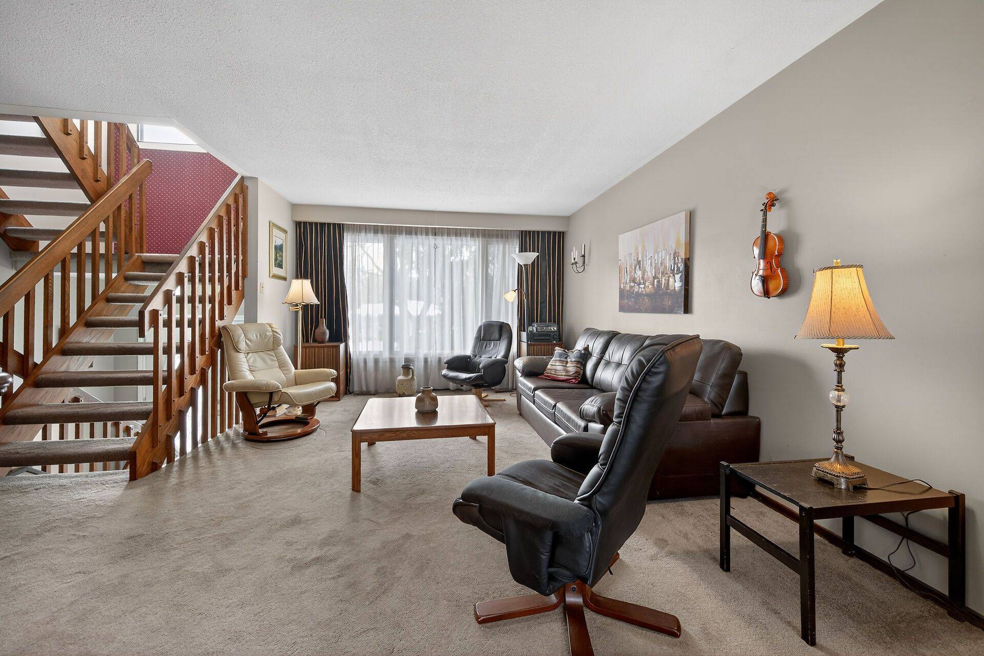 Hamilton, ON L9C 4T3,356 Cranbrook DR