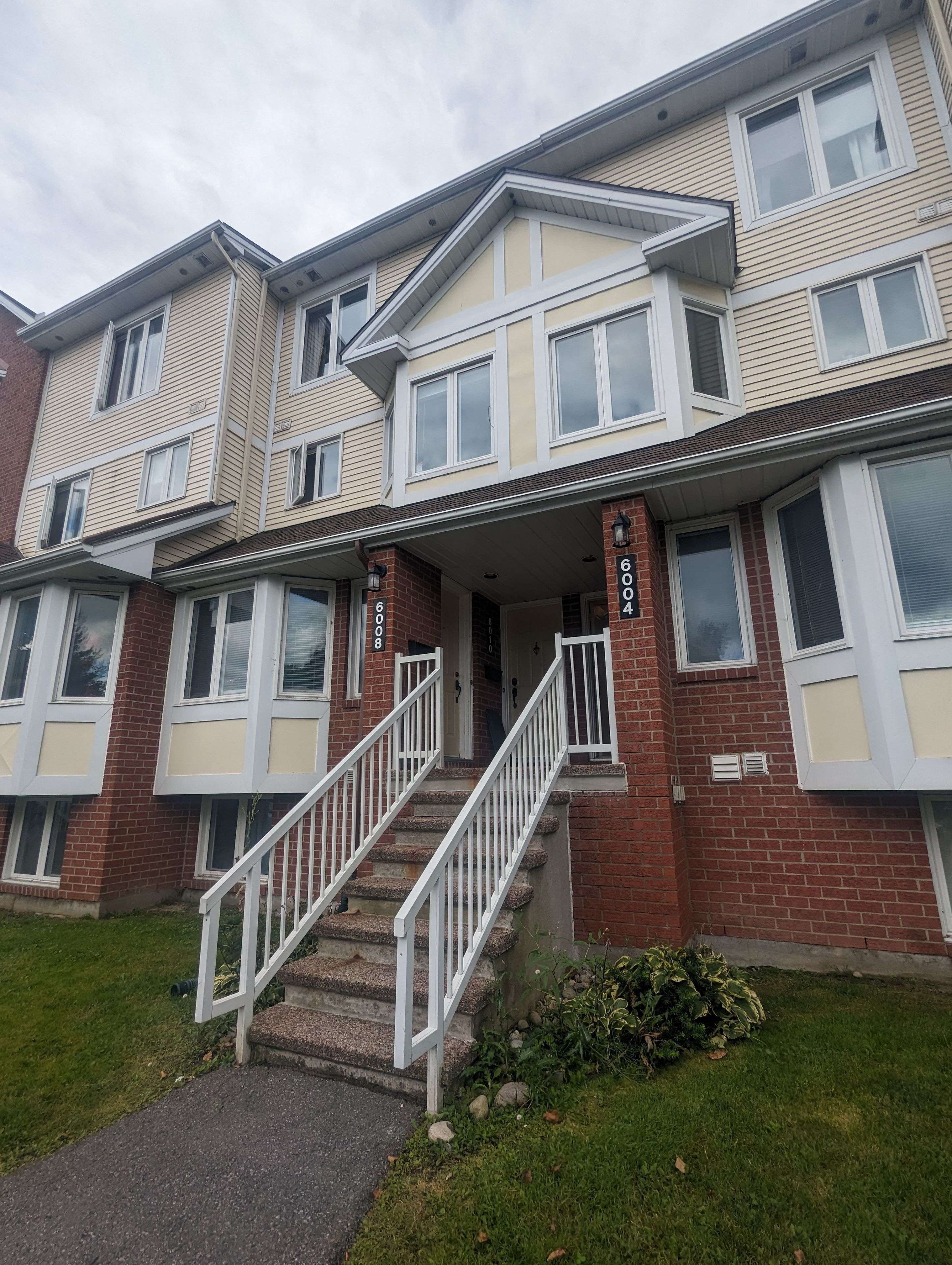 Orleans - Convent Glen And Area, ON K1C 7H9,6010 Red Willow DR #17B