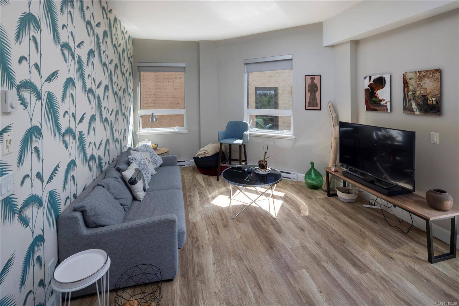 Victoria, BC V8W 1N5,595 Pandora Ave #307