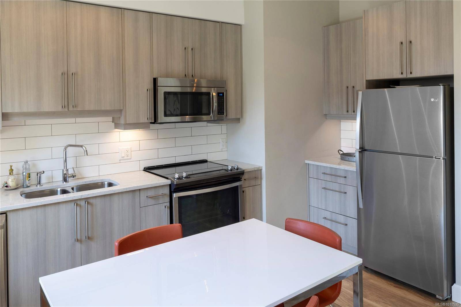 Victoria, BC V8W 1N5,595 Pandora Ave #307