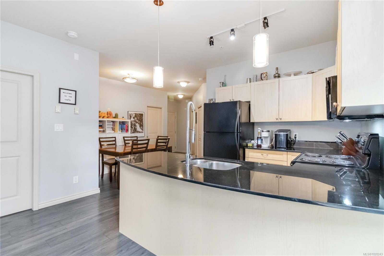 Langford, BC V9B 2X8,821 Goldstream Ave #201