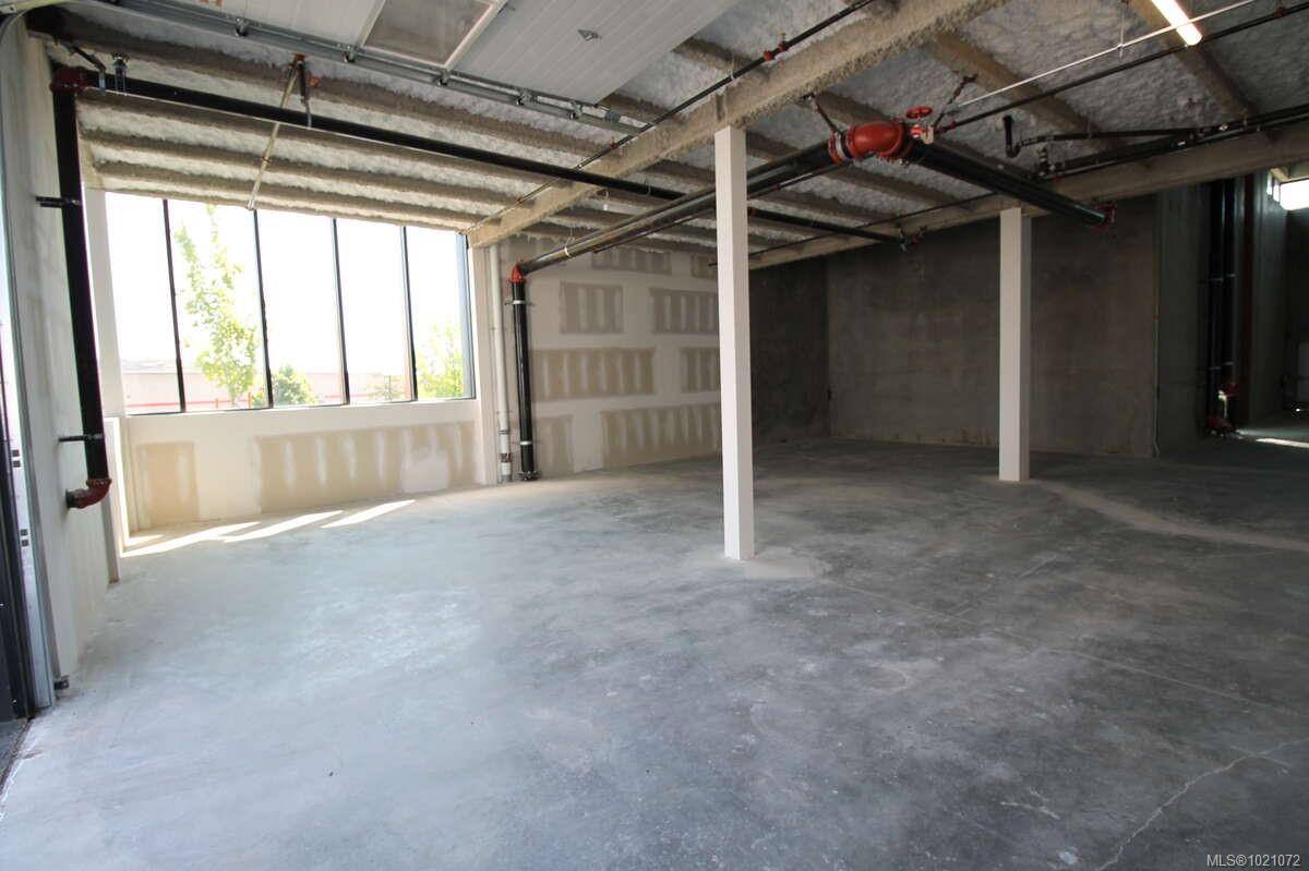 Langford, BC V9B 6W5,832 McCallum Rd #201