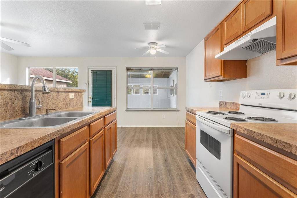 Fort Worth, TX 76140,10605 Many Oaks Drive