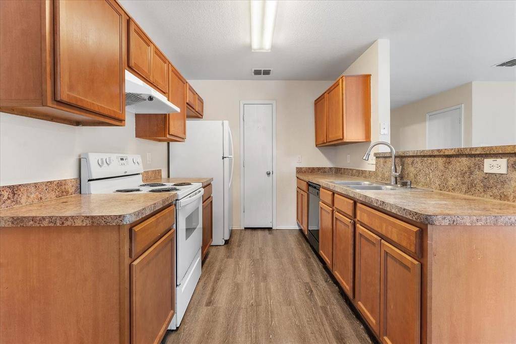 Fort Worth, TX 76140,10605 Many Oaks Drive