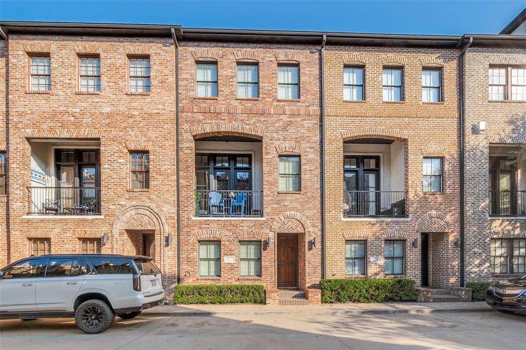 Dallas, TX 75201,2171 Helsminster Drive