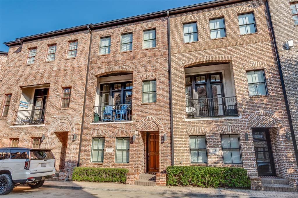 Dallas, TX 75201,2171 Helsminster Drive