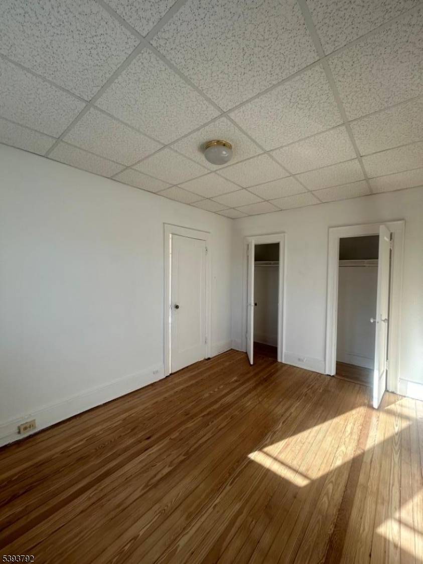 Cliffside Park Boro, NJ 07010,355 Lincoln Ave