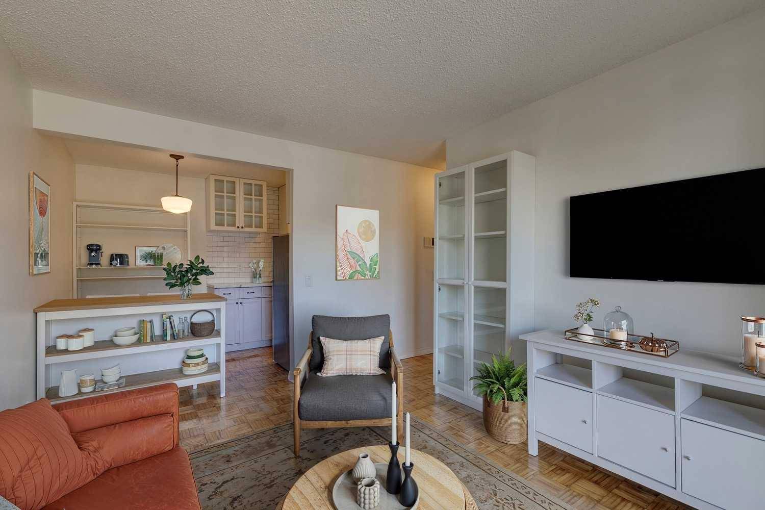 Calgary, AB T2T 4R8,2140 17A ST SW #304