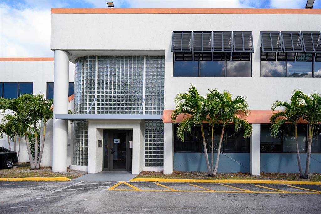 Lauderhill, FL 33313,1773 N STATE ROAD 7 #202