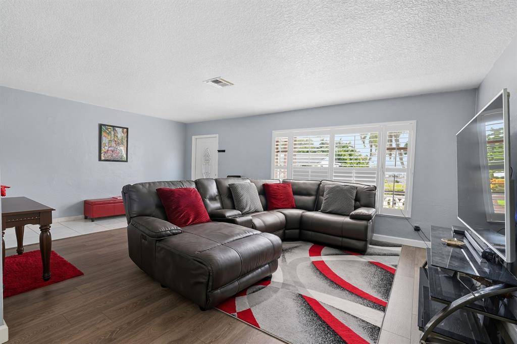 Tamarac, FL 33321,9407 NW 70th Pl