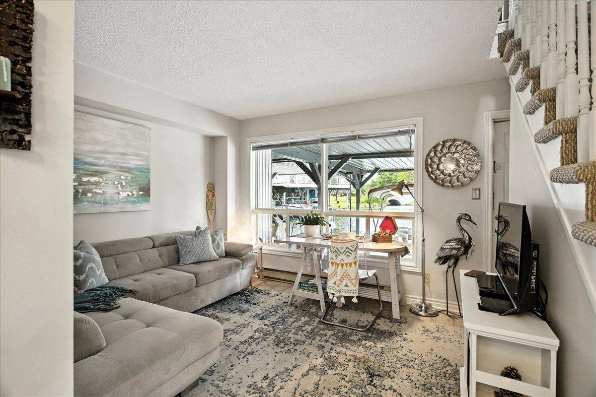 Ramara, ON L0K 1B0,24 Laguna Pkwy #12