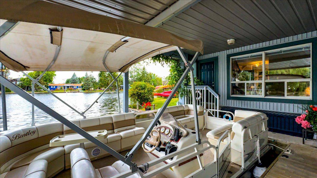 Ramara, ON L0K 1B0,24 Laguna Pkwy #12