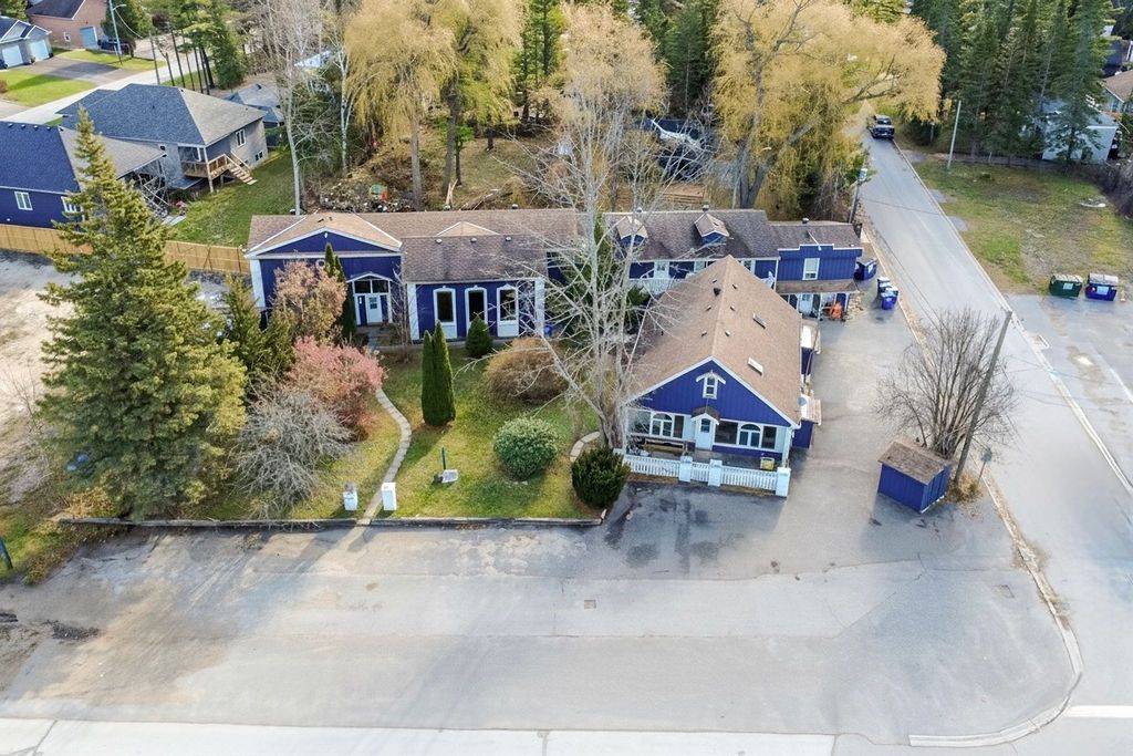 Wasaga Beach, ON L9Z 1W7,3071 Mosley ST