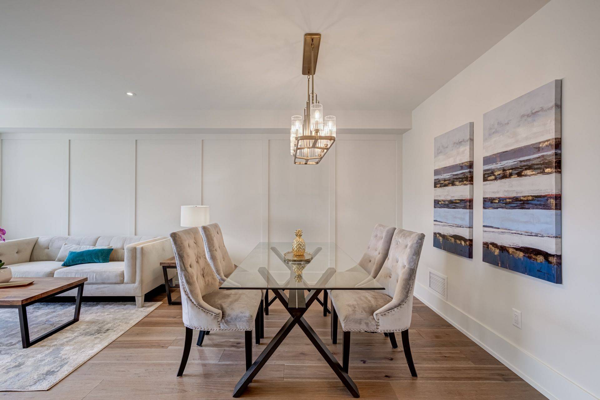 Toronto W06, ON M8W 1E6,62 Ash CRES