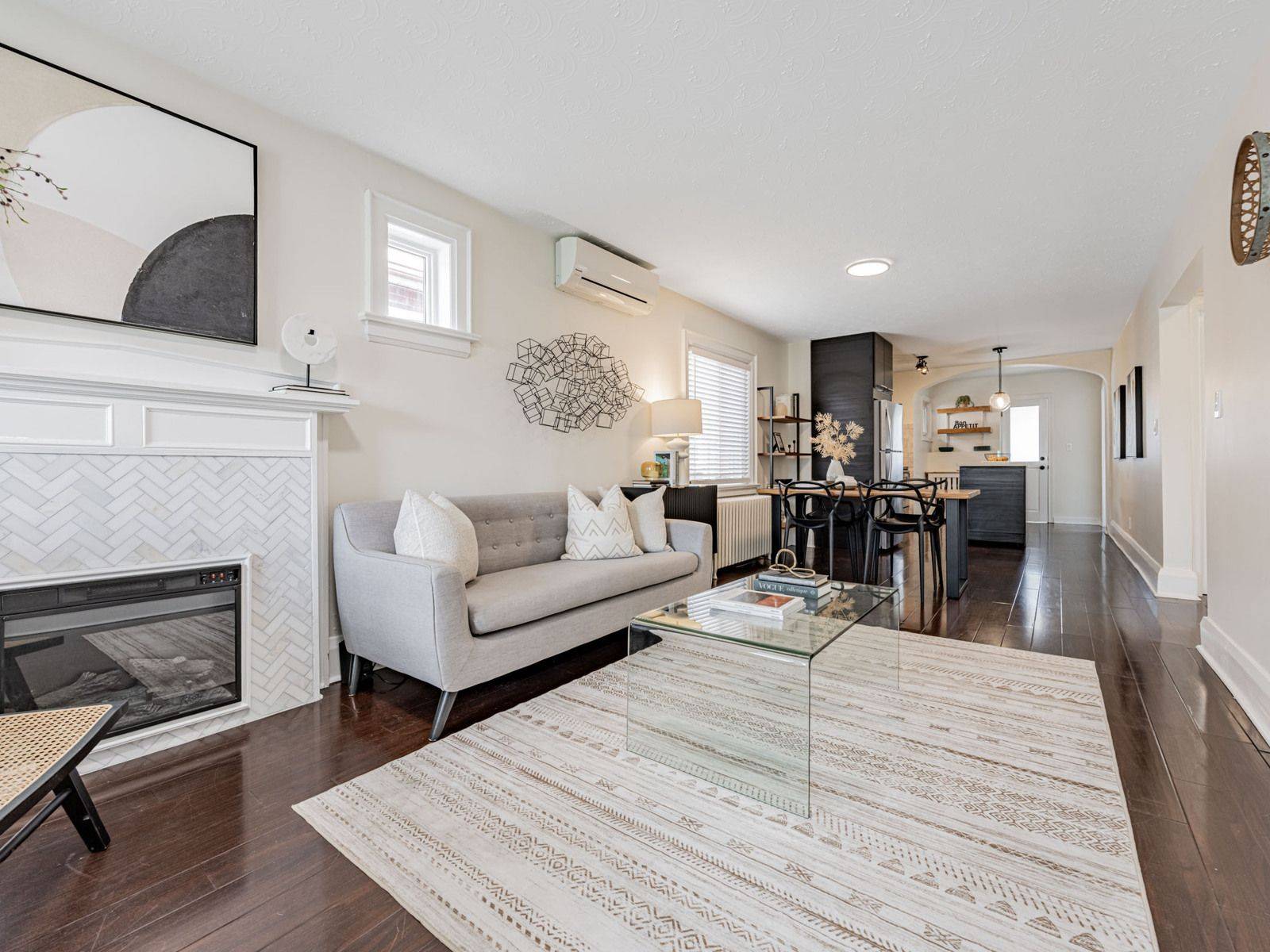 Toronto W04, ON M6E 4N1,5 Little BLVD