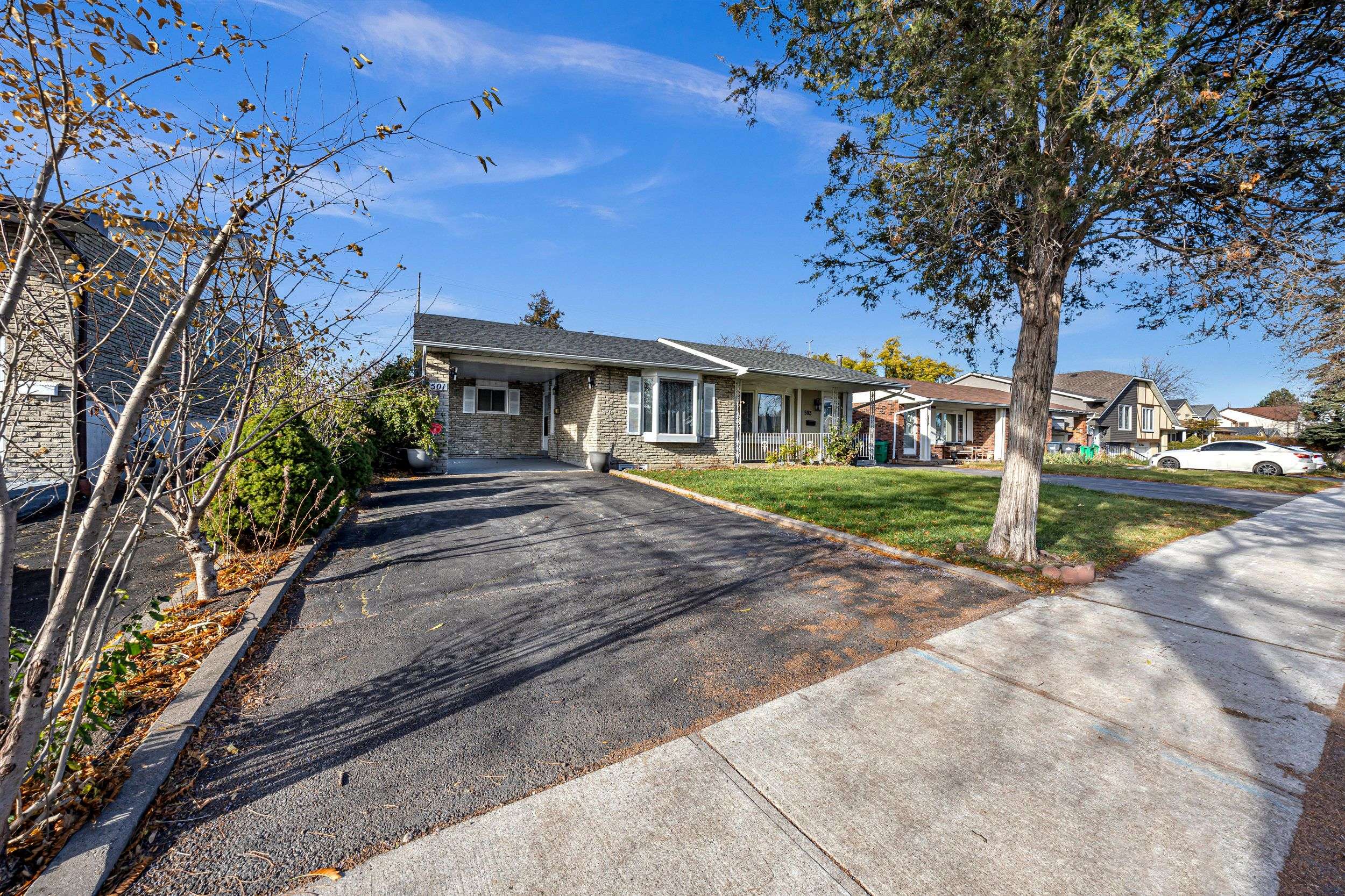 Mississauga, ON L5A 3H7,501 Daralea HTS #Main