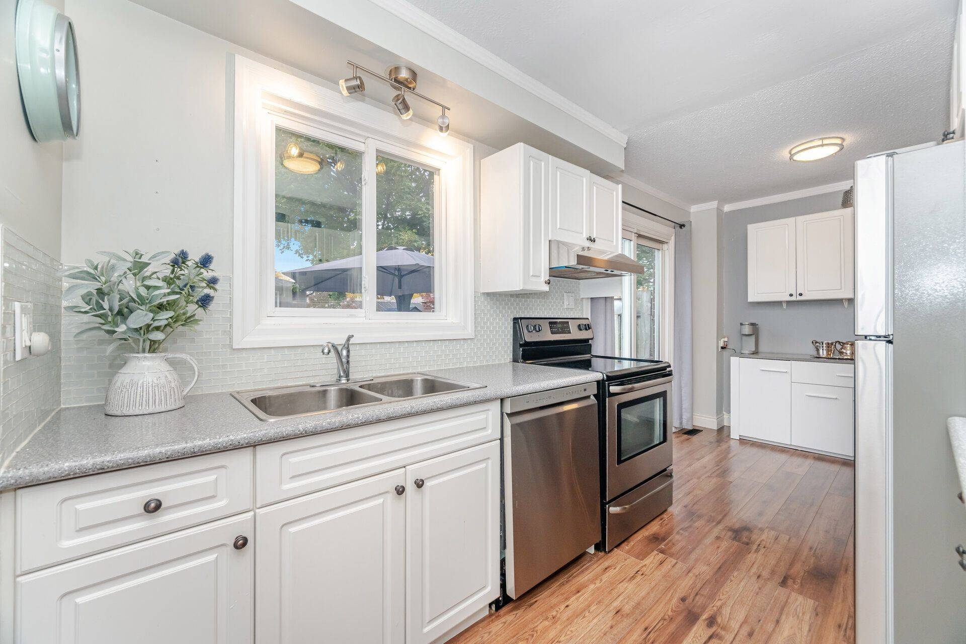 Milton, ON L9T 3K5,371 Bronte ST S #110