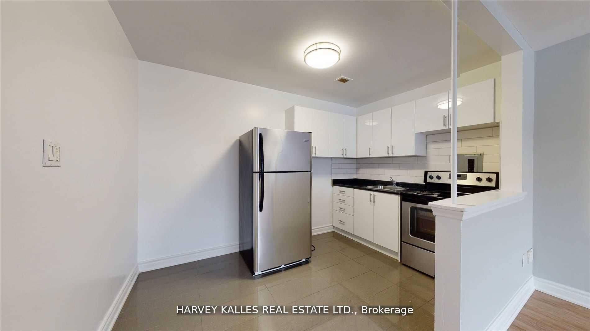 Toronto W03, ON M6M 2A2,31 Clearview HTS #111