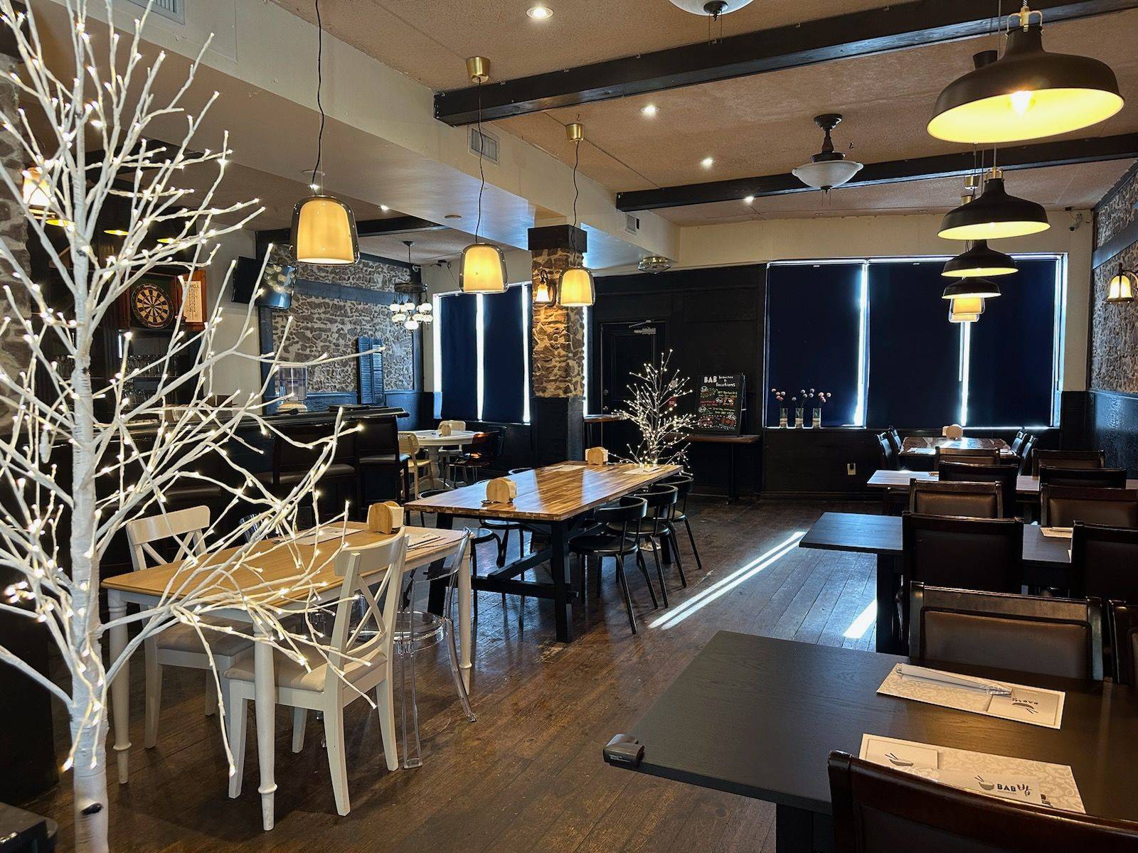 Hamilton, ON L9A 3P9,570 Upper Wellington ST