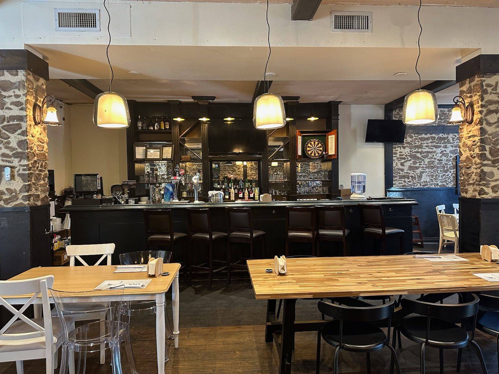 Hamilton, ON L9A 3P9,570 Upper Wellington ST