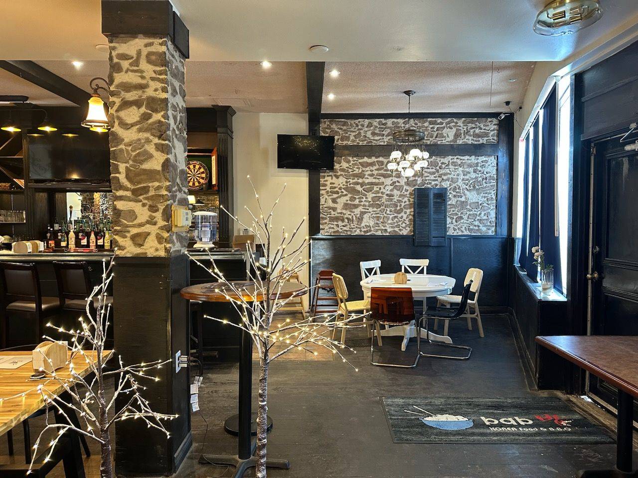 Hamilton, ON L9A 3P9,570 Upper Wellington ST