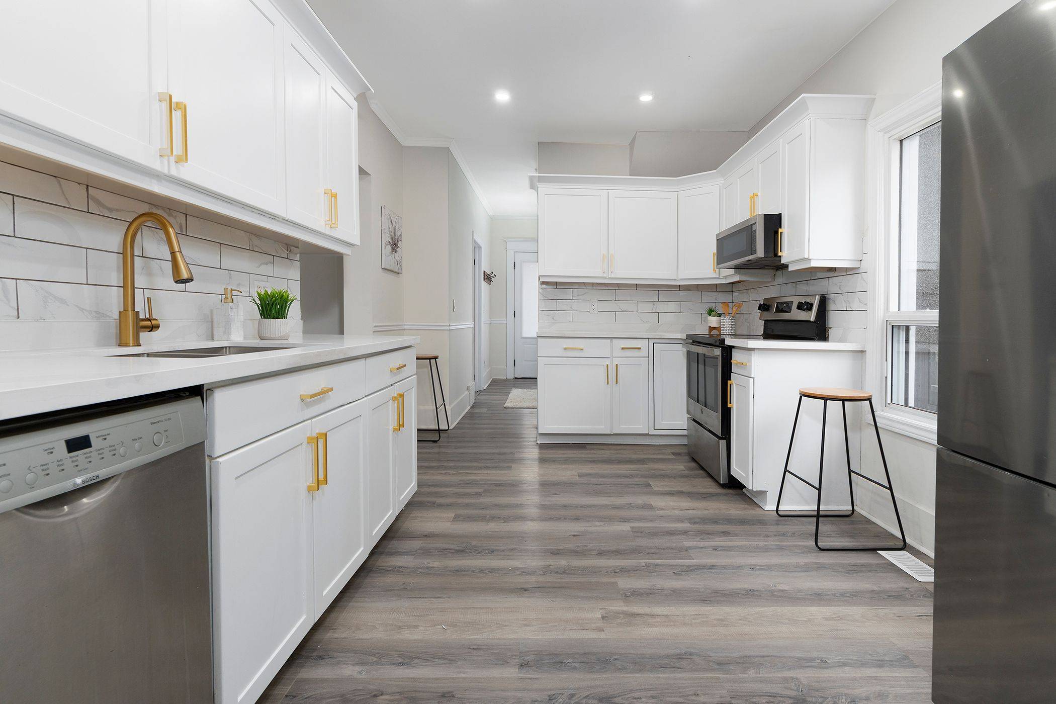 Hamilton, ON L8H 3N5,50 Stapleton AVE