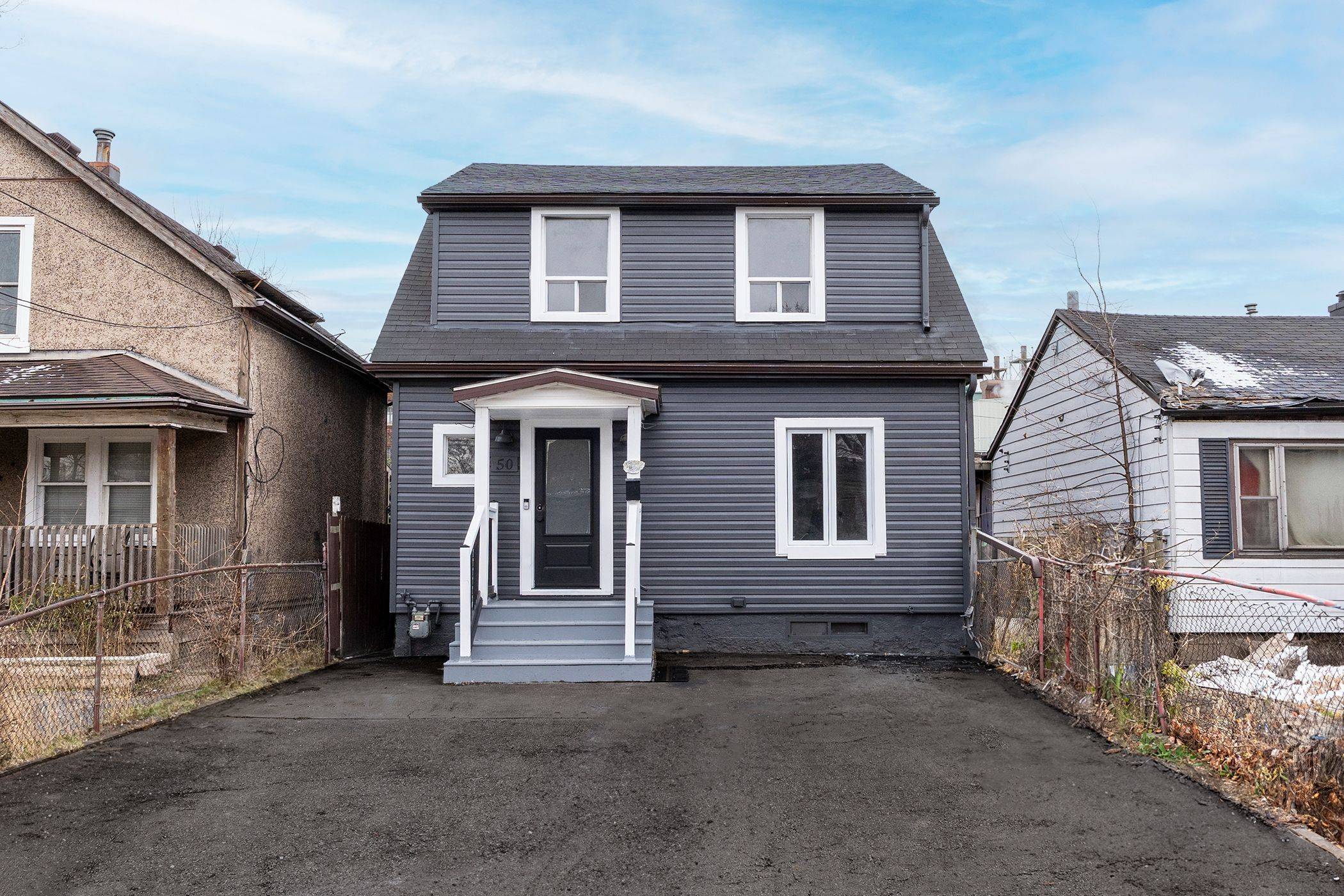 Hamilton, ON L8H 3N5,50 Stapleton AVE