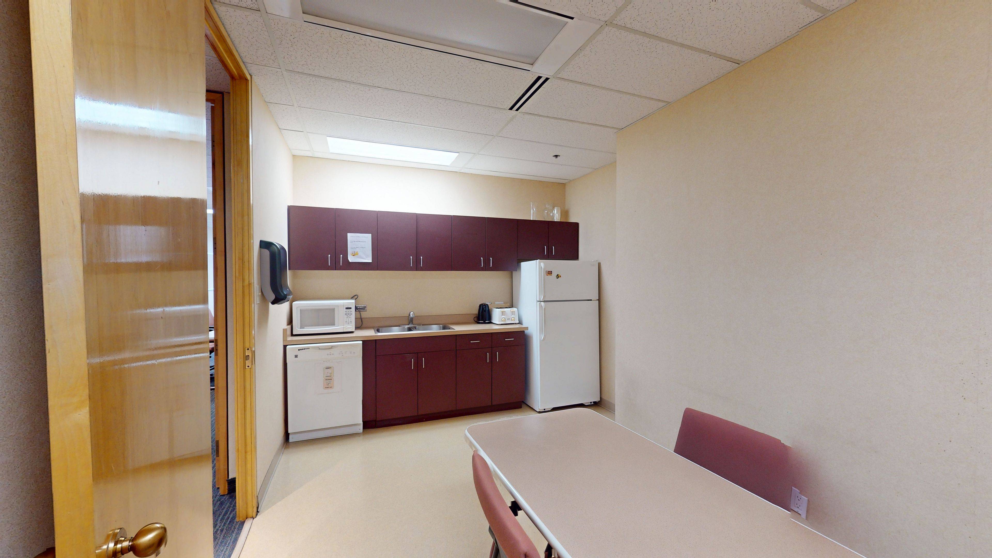 Westboro - Hampton Park, ON K1Z 8R9,1525 Carling AVE #214