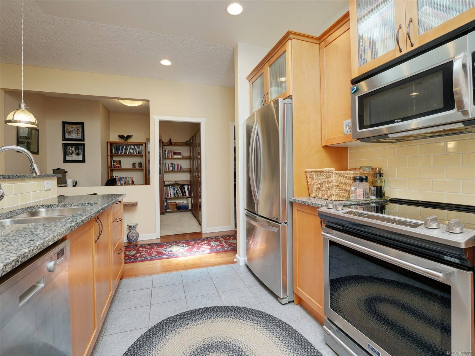 Sooke, BC V9Z 1K3,2363 Demamiel Dr #11