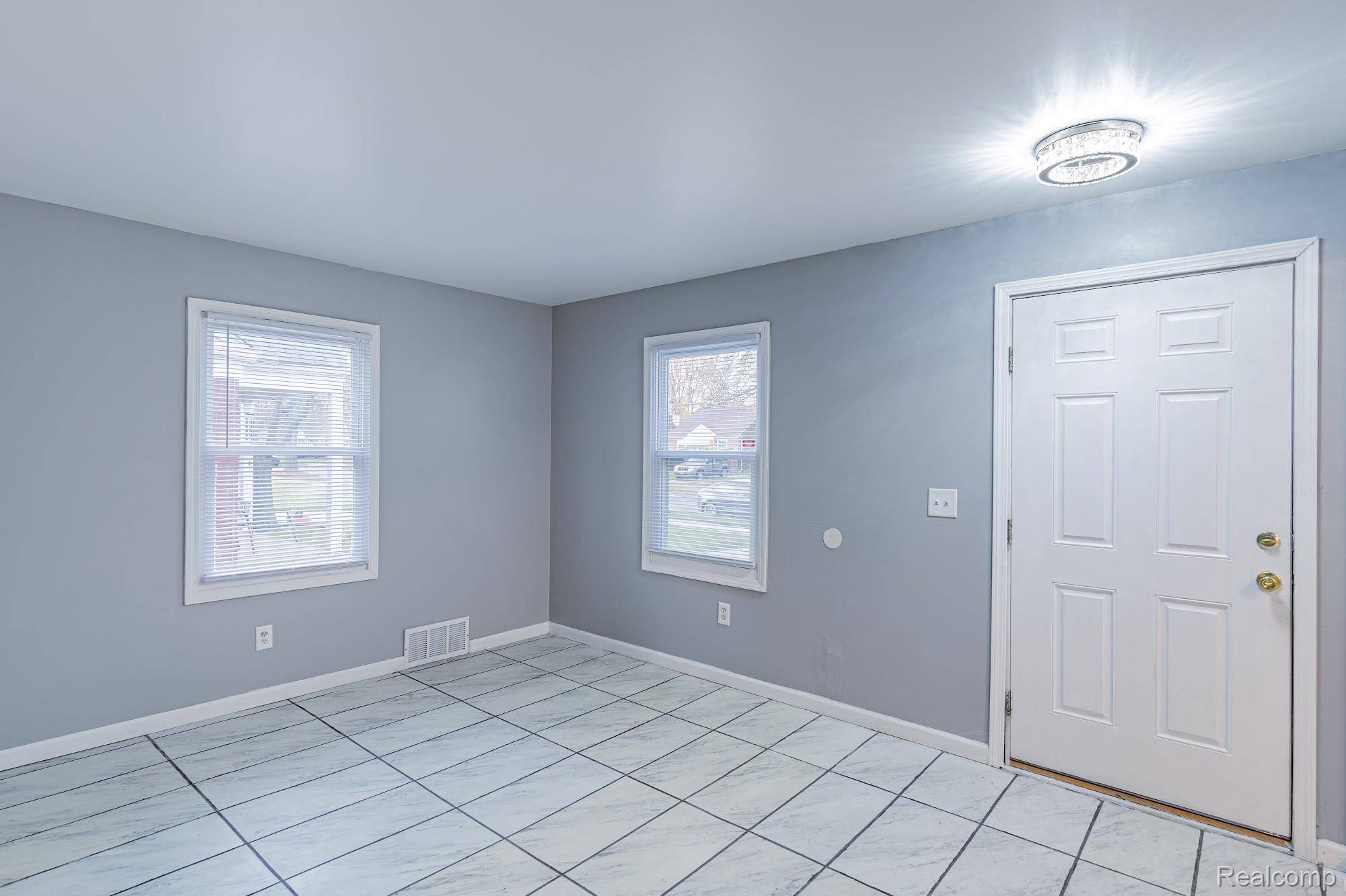 Detroit, MI 48205,16476 Rossini DR