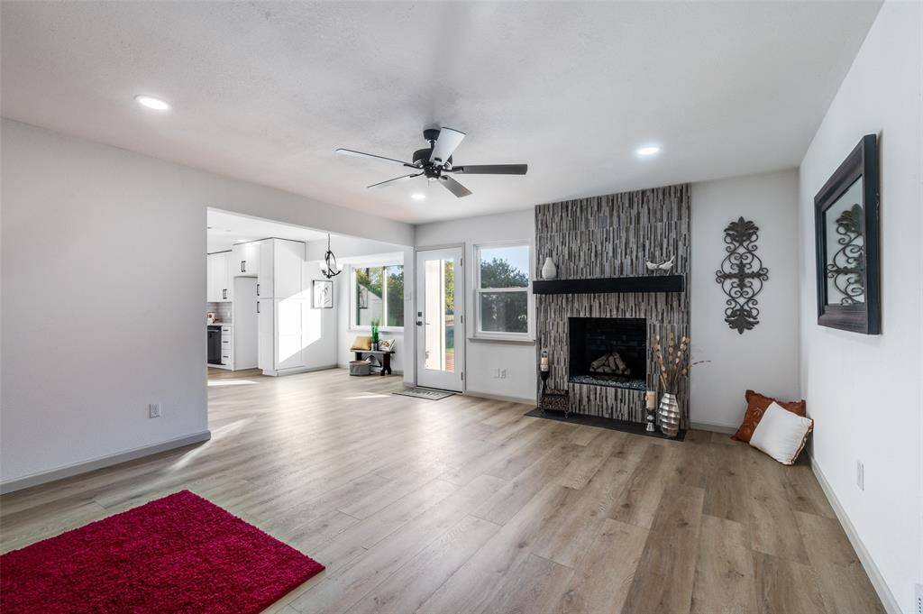 Benbrook, TX 76126,810 Darnell Avenue